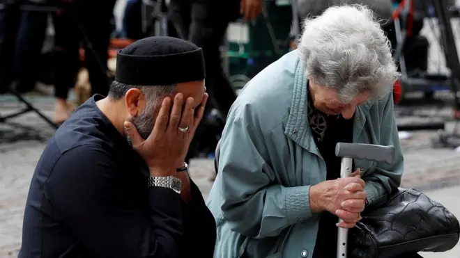Manchester'da hayatını kaybedenler anıldı.