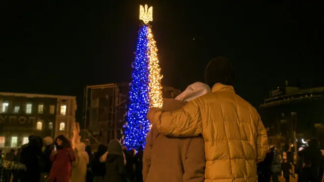 Попри блекаут, здебільшого ялинка в столиці світиться