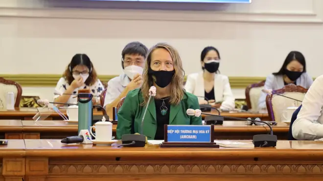 Bà Mary Tarnowka, Giám đốc điều hành AmCham, tại phiên họp ngày 20/8 với giới lãnh đạo TP HCM