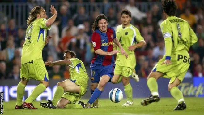 Lionel Messi scores against Getafe in 2007