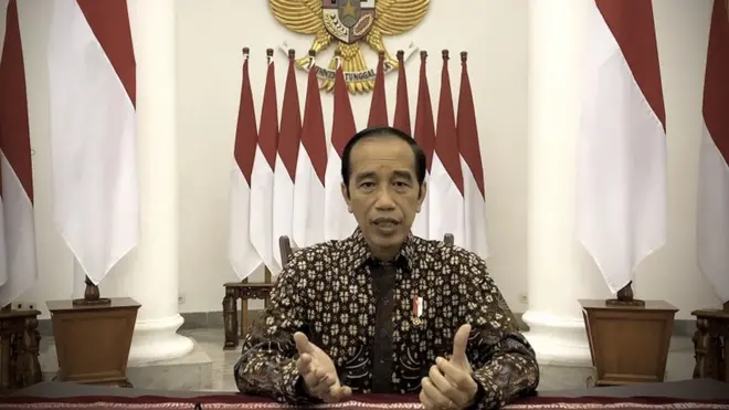 Presiden Joko Widodo memberikan pernyataan pers di Istana Kepresidenan Bogor, Jawa Barat, Selasa (20/07/2021).