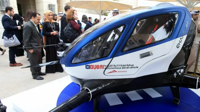 迪拜已经同亿航签约，在明年夏天开始使用亿航制造的无人机客运服务。