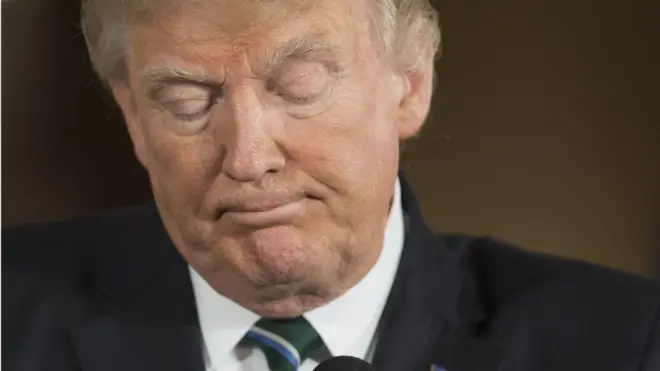 El despedido del director del FBI, James Comey, puede traerle varios dolores de cabeza a Donald Trump.