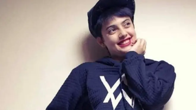 فيديوهات "راقصة" تقود مراهقة إيرانية للاعتقال