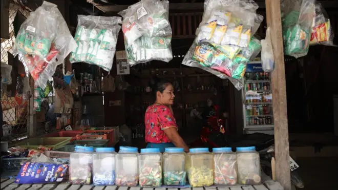 ค้าขายแดน