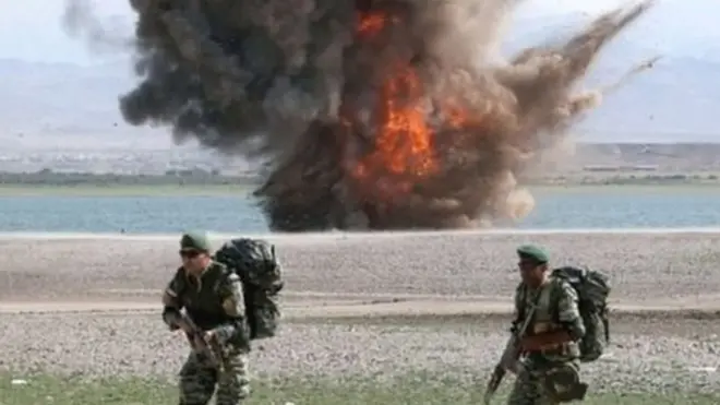 آذربائیجان کی سرحد کے قریبی ایرانی فوجیوں کی مشق