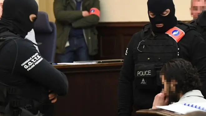 Салах Абдеслам відмовився відповідати на запитання судді