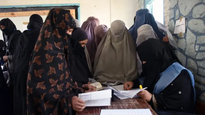 هغه کسان چې نوې نوم لېکنه کوي د پارلماني ټاکنو له شمېر سره به ور اضافه شي.