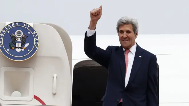 克里在河内登机