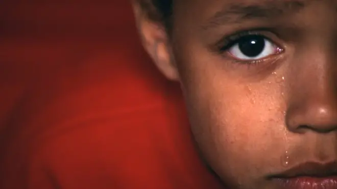 For kontries like Sweden, na crime to raise hand nack you pikin