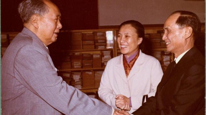 Chủ tịch Mao Trạch Đông của TQ đón Bộ trưởng Nguyễn Thị Bình và Đại sứ Nguyễn Văn Quang tại Trung Nam Hải, Bắc Kinh