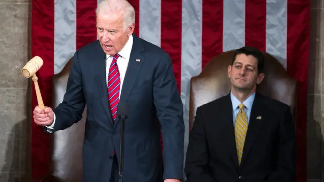 ثلاثة محتجون حاولوا قطع كلام جو بايدن وهو يعلن نتيجة الانتخابات أمام الكونغرس