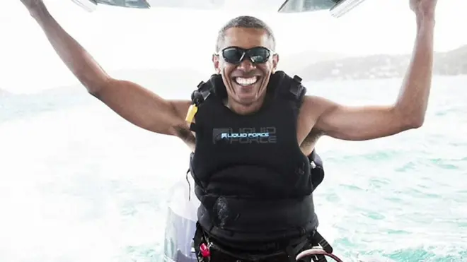 قضى الرئيس السابق باراك أوباما أول عطلة له بعد مغادرة البيت الأبيض في جزيرة موسكيتو أيلاند في جزر فيرجين البريطانية.