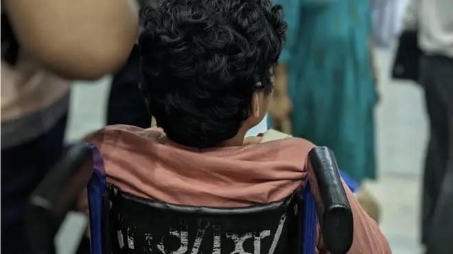 विकलांग