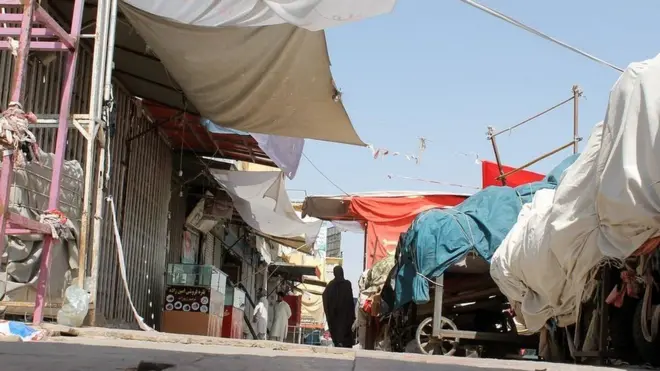 Толибон Мозори Шарифни эгаллагач, катта сондаги одам, аксинча, пойтахт Кобулга қараб қочишганди