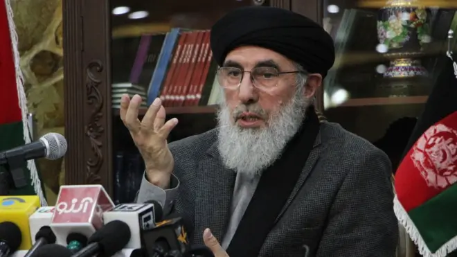 ګلبدین حکمتیار وایي، موقت حکومت نه مني او باید د ولسمشرۍ ټاکنې وشي