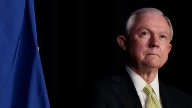 سيشنز يعد واحدا من الجمهوريين القلائل الباقين في إدارة ترامب