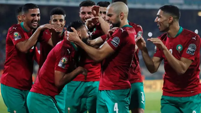 سفيان بوفال يحتفل بتسجيل هدفه الأول مع زملائه في منتخب المغرب
