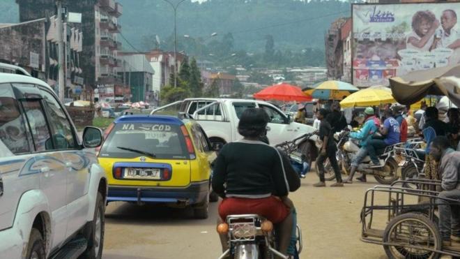Vue du trafic à Bamenda, l'une des villes anglophones au nord-ouest du Cameroun.