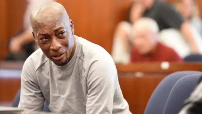 "Nunca hubiera rociado ese producto en la escuela o alrededor de personas si supiera que les haría daño", dijo el jardinero Dewayne Johnson.