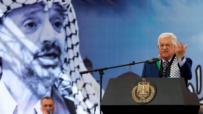الرئيس الفلسطيني محمود عباس في إحياء ذكرى ياسر عرفات