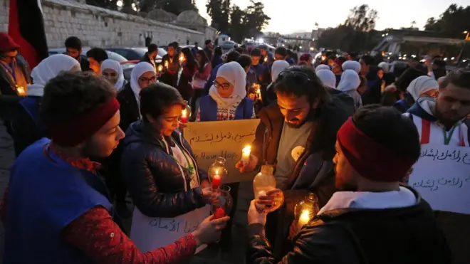 Mum yakan Suriyeliler