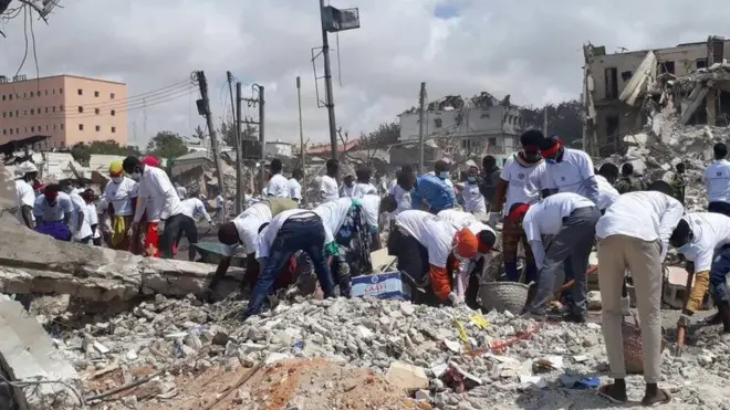 Kooxda Gurmad252 oo ku sugan goobta qaraxa uu ka dhacay