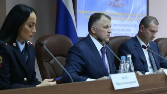 Отставку Андрея Курносенко (в центре) ранее предсказывали источники РИА Новости