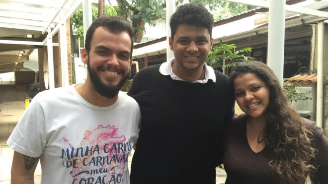 Gabriel Gomes, Lucas Clementino e Michelle Egito (da esq. para a dir.), três dos oito integrantes do "Bastardos da PUC-Rio". Para eles, alunos bolsistas precisam entender que universidade também é "100% deles"