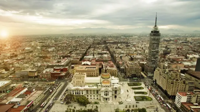 La Ciudad de México es una de las grandes urbes en el mundo que tiene más problema de falta de agua.