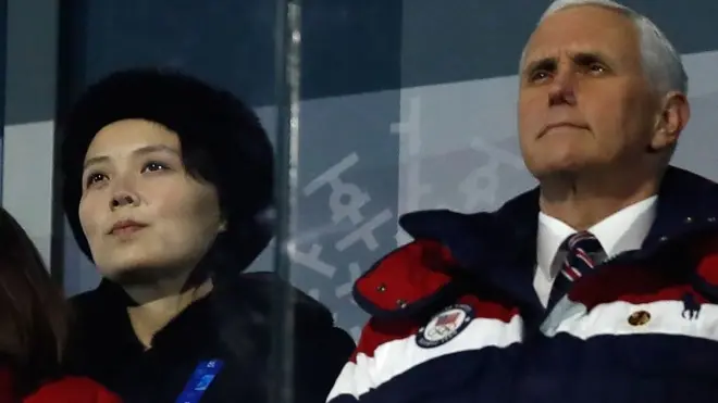 Kim Yo-jong y el vicepresidente de Estados Unidos, Mike Pence, estuvieron a poca distancia pero no interactuaron.