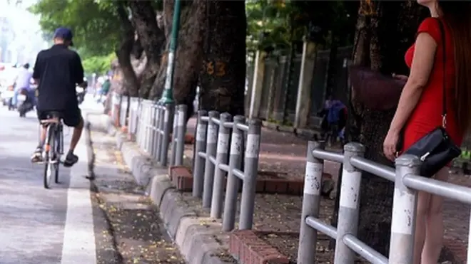Việt Nam coi bán dâm là bất hợp pháp nhưng hiện tượng này vẫn diễn ra