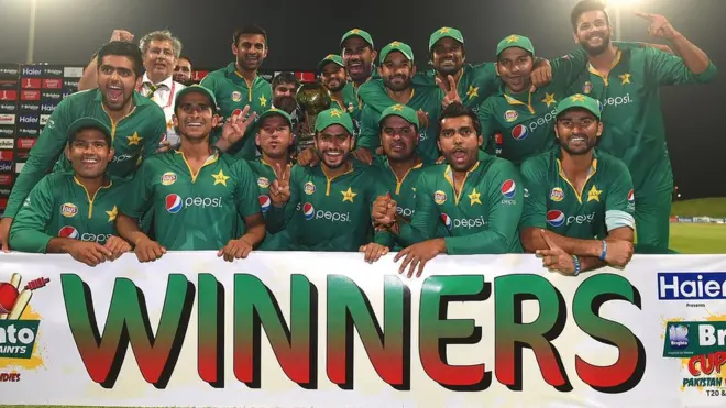 آخری چار میچوں میں یہ تیسرا موقع ہے کہ پاکستان نے تین سو یا زائد رنز سکور کیے ہیں