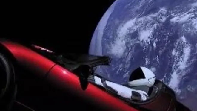 Маск каже, що його машина перебуватиме на орбіті Марса впродовж мільйонів років