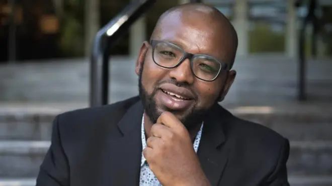 Dr. Daraaraa Ximootiwoos