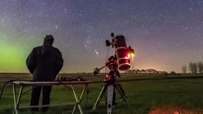 هل سيغير البشر شكل السماء بنجوم اصطناعية؟