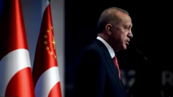 Financial Times'a konuşan bazı uzmanlar Erdoğan'ın izlediği ekonomi politikasının bedelinin ağır olacağı görüşünde