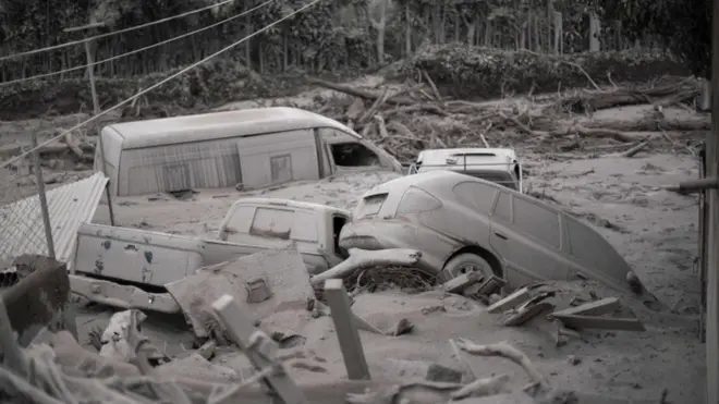 La aldea de San Miguel de Los Lotes, en la que viven unas 400 personas, quedó totalmente arrasada por la lava y las cenizas.