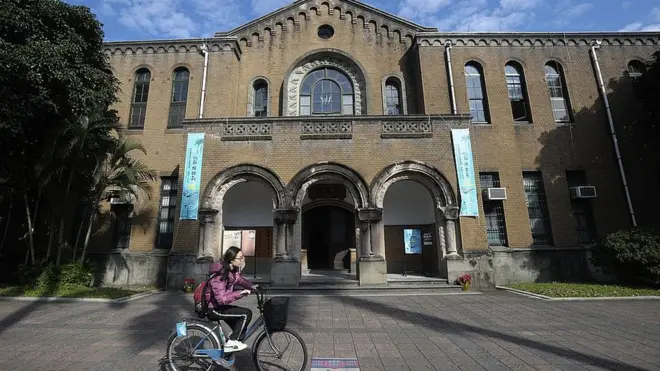 在台湾的大陆学生收到通知，建议2020年1月11日前离开台湾，宜早不宜晚。
