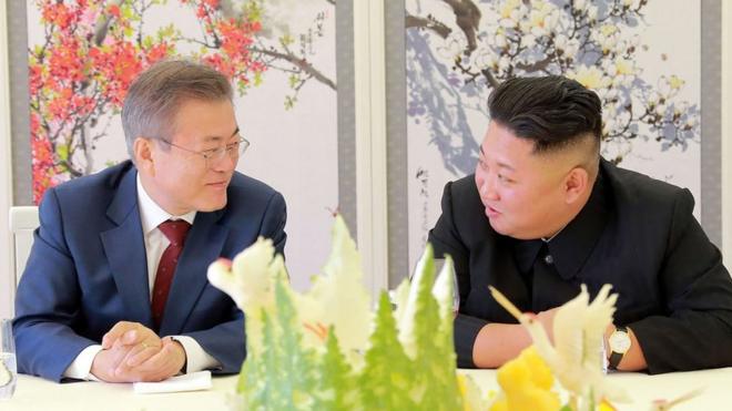 9月18日，韩国总统文在寅访问平壤，并与朝鲜最高领导人金正恩举行今年第三度会晤。