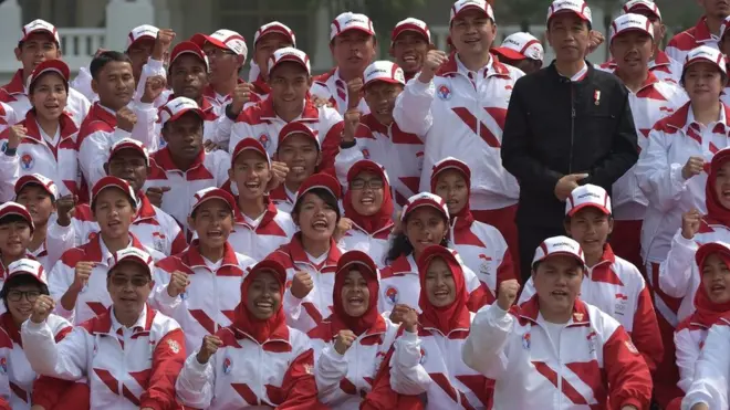 Presiden Joko Widodo dan sebagian atlit Indonesia yang akan berangkat ke SEA Games di Kuala Lumpur, awal Agustus 2017 lalu.