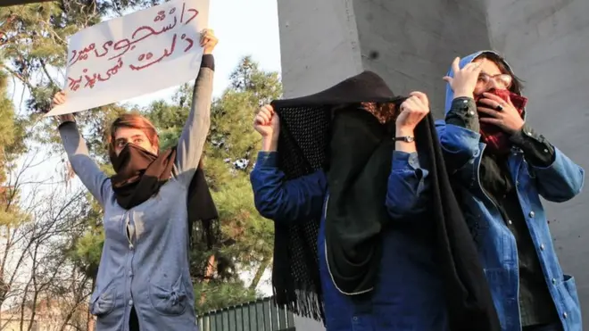 'اب لوگوں میں مایوسی بہت بڑھتی جا رہی ہے۔ اس قسم کی صورت حال میں آئے روز مزاحمت اور ہنگامے ہوتے رہیں گے۔'