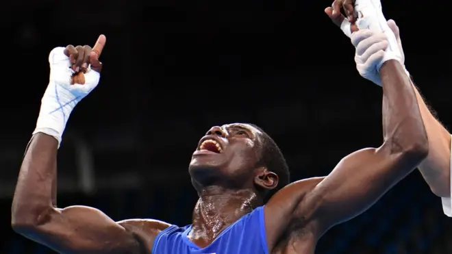 El boxeador colombiano de 24 años derrotó al cubano contra todos los pronósticos.