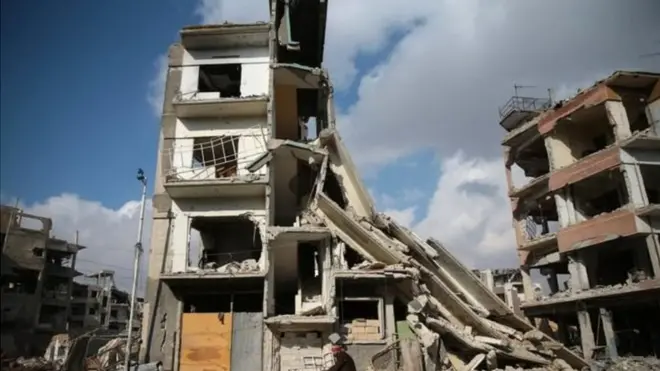 Представники опозиції кажуть, що в п'ятницю у передмісті Дамаска Дума, що знаходиться під контролем повстанців, були артилерійські обстріли