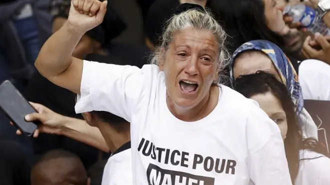 تحدثت والدته مونيا عن حزنها على وفاة ابنها الوحيد