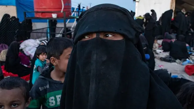 Seorang warga Indonesia di kamp Al-Hol, Suriah, di antara ribuan pendukung ISIS yang keluar dari Baghuz, kantung terakhir ISIS.