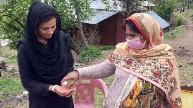 کورونا وائرس کی وبا کے بعد دنیا بھر سے 27 ہزار افراد برطانیہ سمیت دنیا کے دیگر ممالک سے پاکستان کے زیرِ انتظام کشمیر آئے ہیں