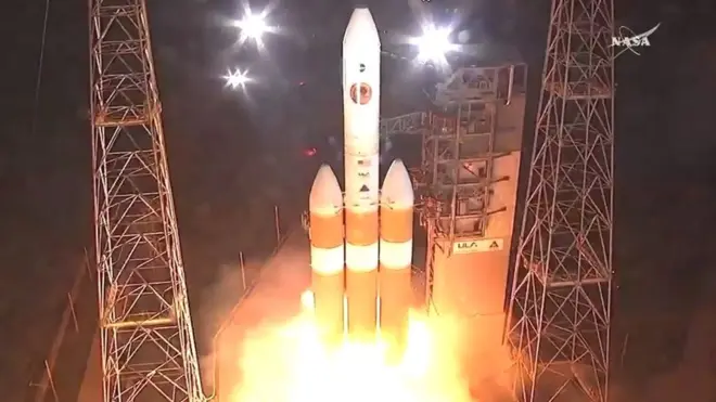 डेल्टा-IV हेवी रॉकेट की मदद से पार्कर सोलर प्रोब को प्रक्षेपित किया गया