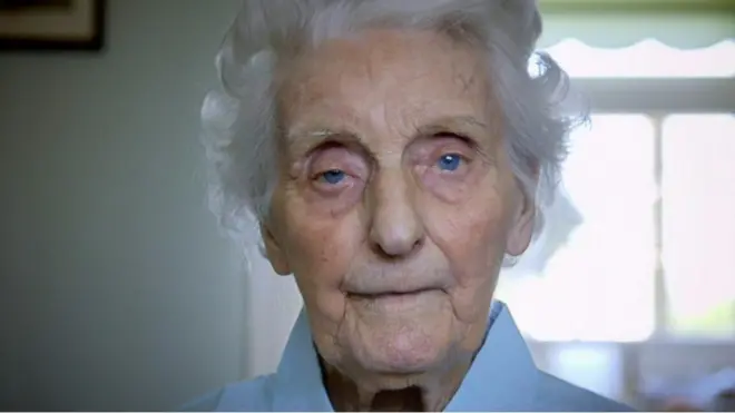 103-річна Марґарет доглядає за смертельно хворим сином