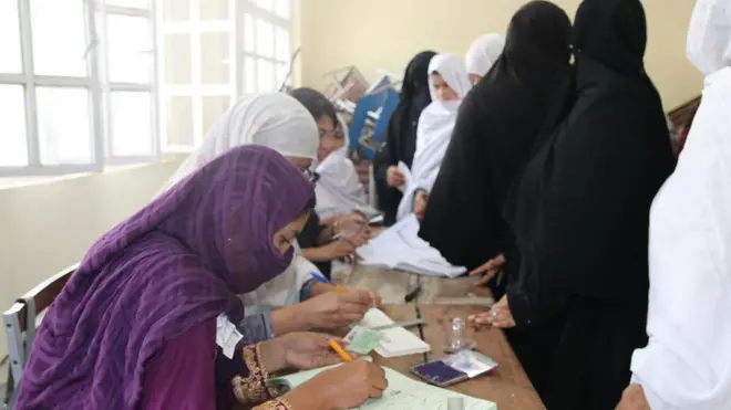 د پاکستان د ټاکنو نوی قانون وایي، په هره حوزه کې باید لس سلنه ښځې رایه ورکړي